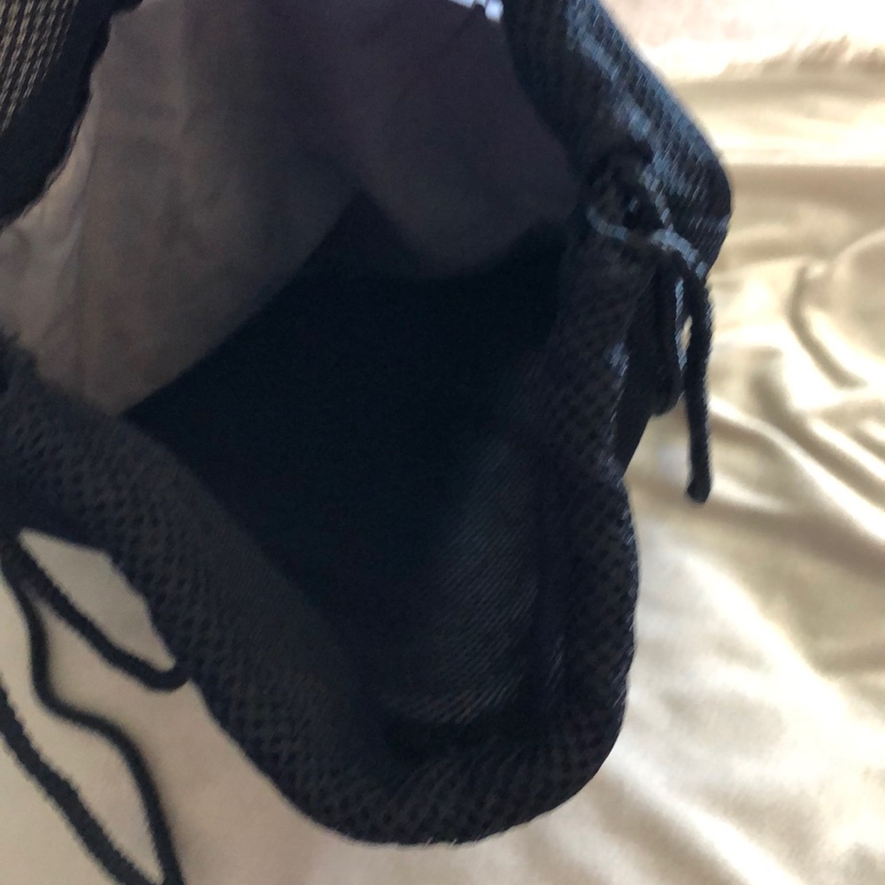 🎁 Free with purchase!! Drawstring Backpack - Picture 3 of 4